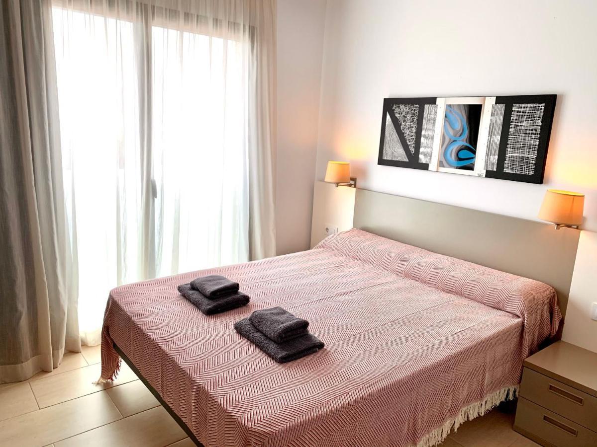Edifici Violetta Apartment Емпуриабрава Екстериор снимка
