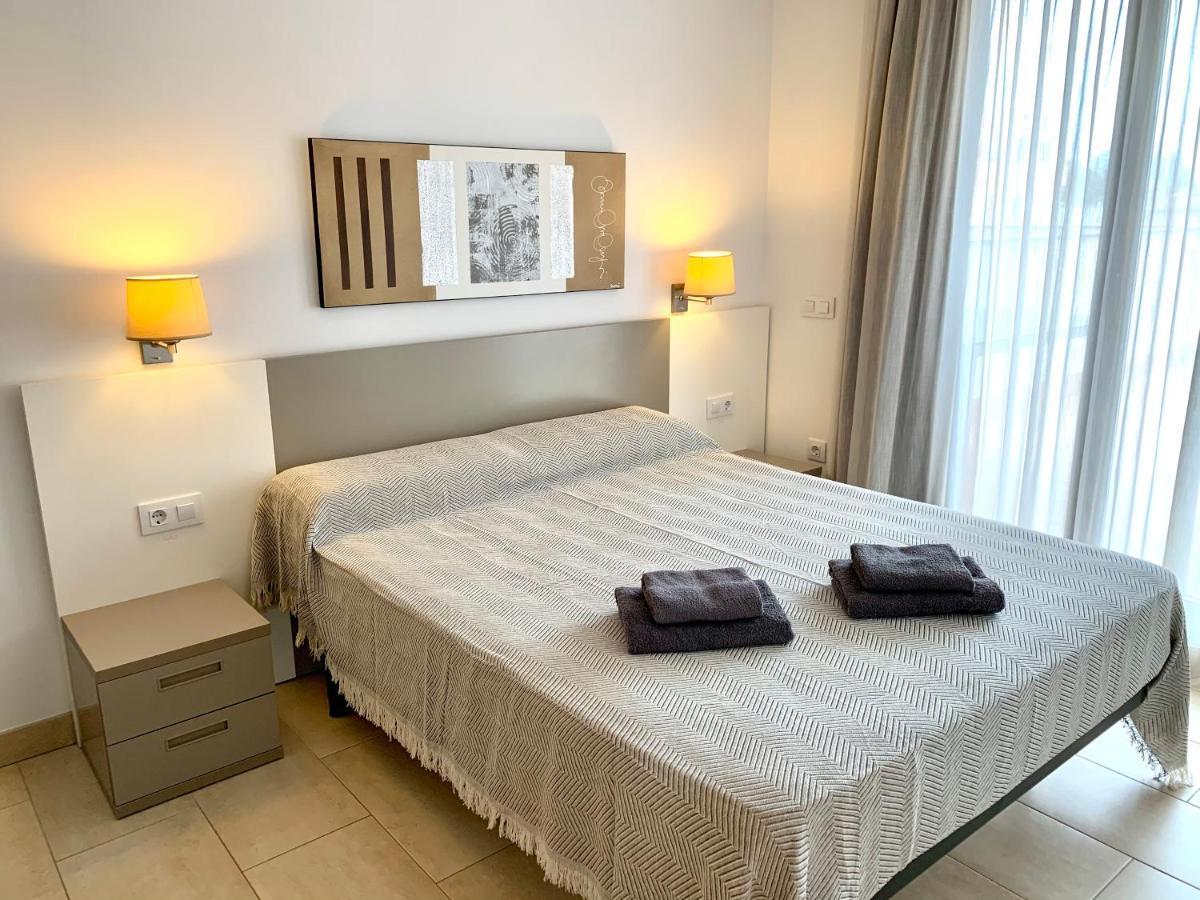 Edifici Violetta Apartment Емпуриабрава Екстериор снимка