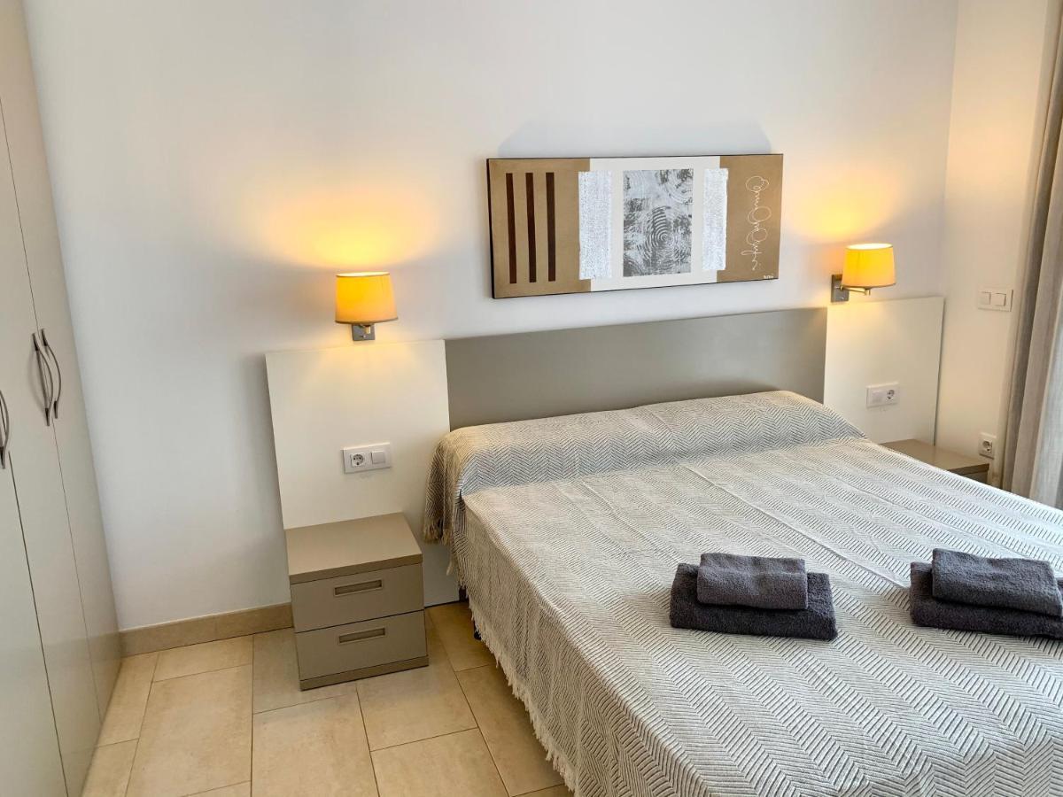 Edifici Violetta Apartment Емпуриабрава Екстериор снимка