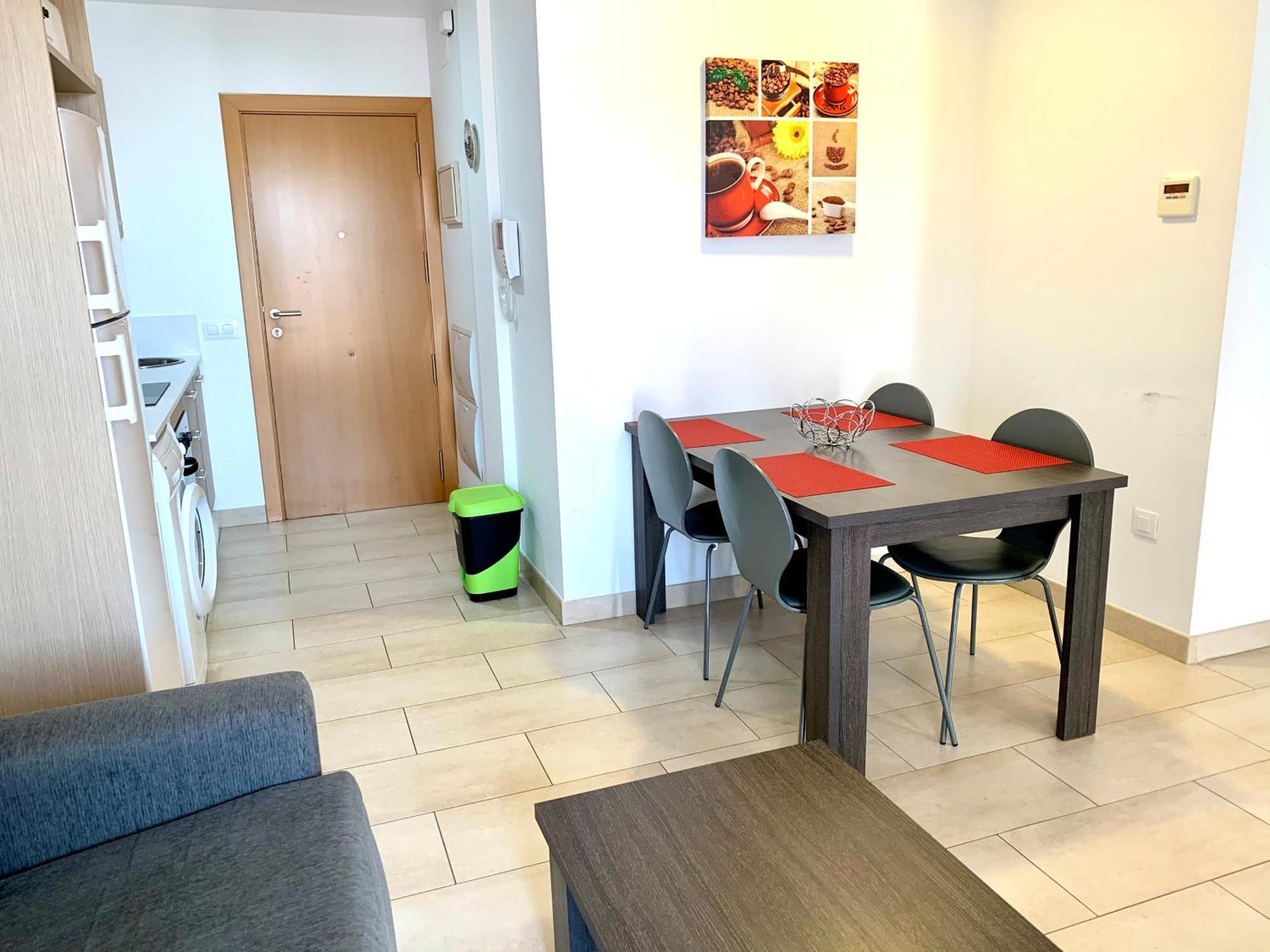 Edifici Violetta Apartment Емпуриабрава Стая снимка