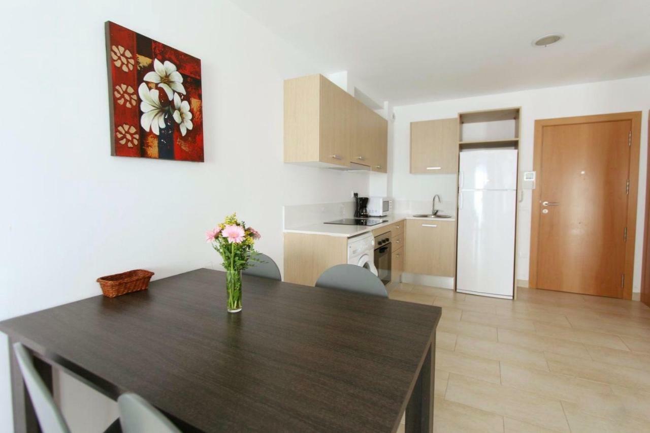 Edifici Violetta Apartment Емпуриабрава Екстериор снимка