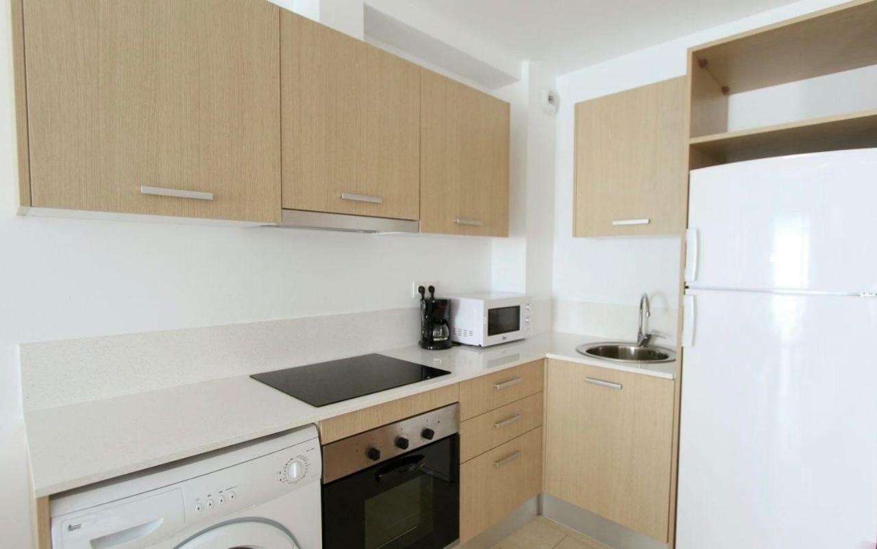 Edifici Violetta Apartment Емпуриабрава Екстериор снимка